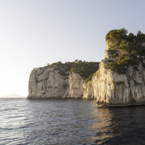 Visitez les 9 calanques en bateau au départ de Cassis